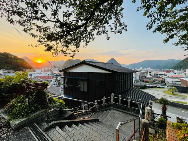 Experience Shimoda-style at Miharashi-tei, a house with an excellent view that allows you to ”stay as if you lived there”. - Image 1