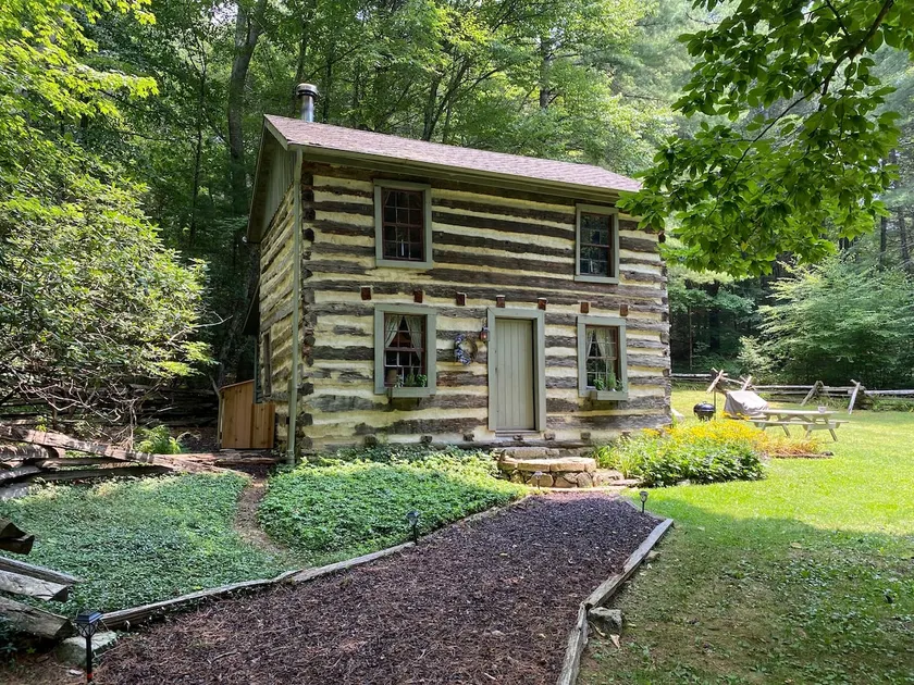 Pre-Civil War Log Cabin w Sauna, Hot tub & Firepit - Image 1