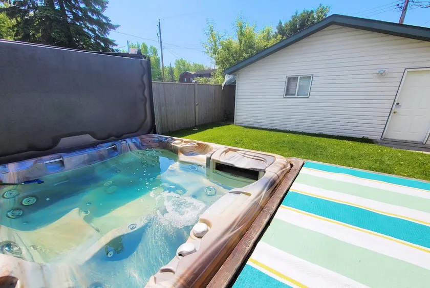 Steps to Beach with Hot Tub - Image 1