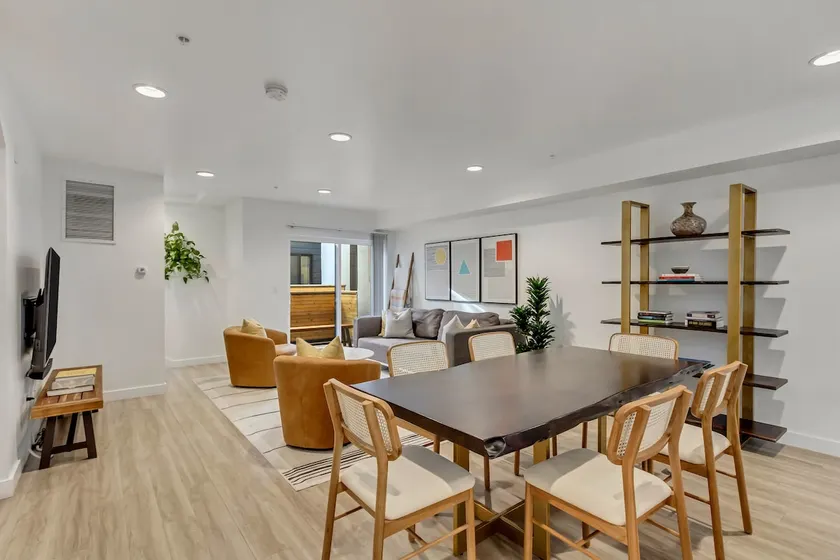 LCF - Downtown SLC - King+Queen+Sofa bed- Garage - Sleeps 6 - Image 1