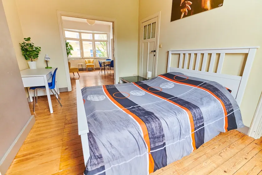 Pleasant stay for two in a trendy neighborhood - Image 1