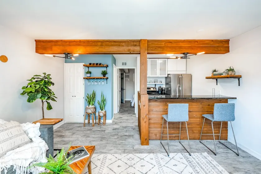 {ATX BOHO CHIC Condo} W 6th St, Pool, Walk or Ride to Downtown, Zilker, and ACL - Image 1