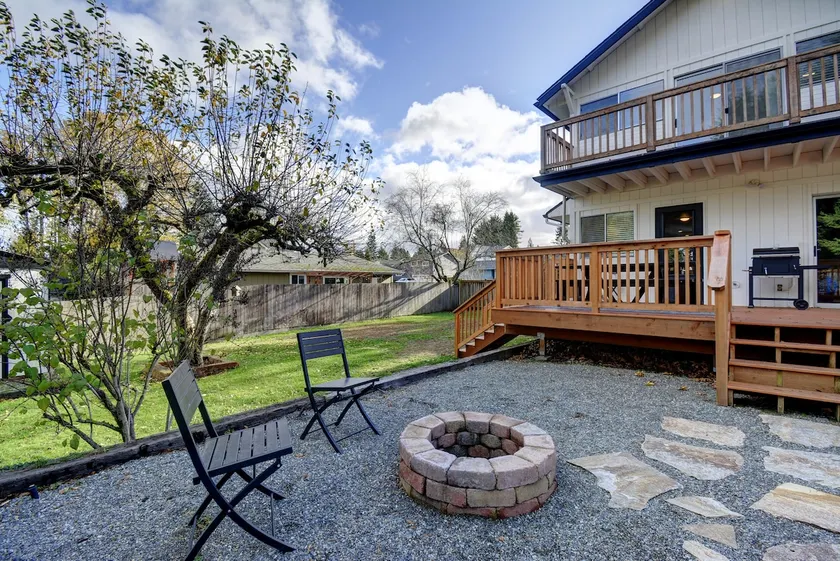 Fans- Cheerful 4 bedroom villa in North Tacoma - Image 1