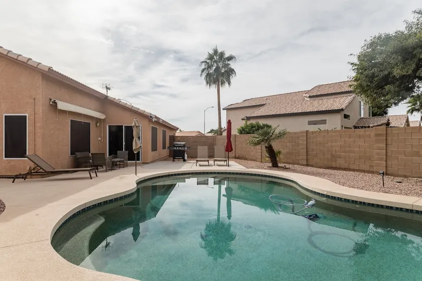 Nice & Relaxing Three Bedroom With A Heated Pool - Image 1