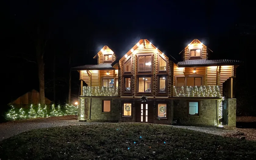 Whispering Creek Retreat - Image 1