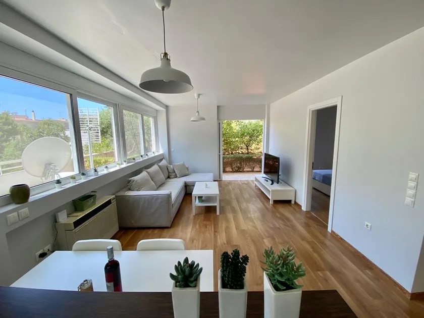 Close to the beach and popular neighborhoods - Image 1