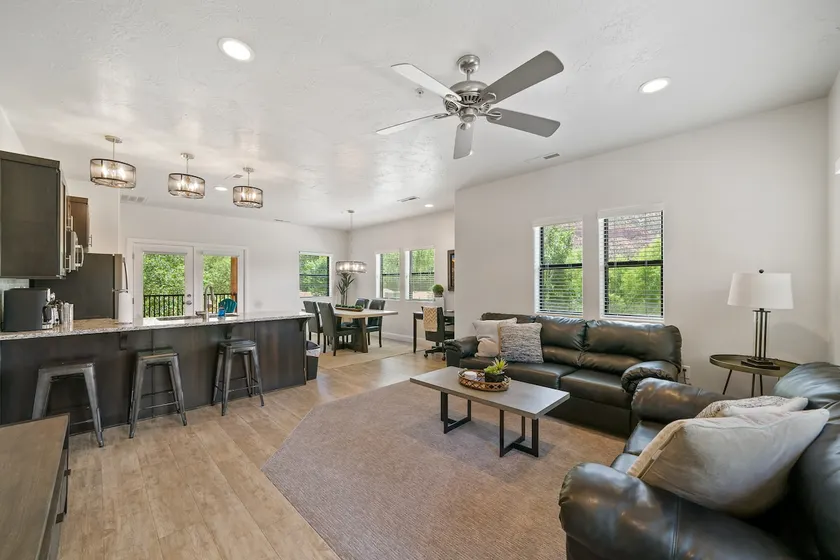 The Juniper #5 at Watchman Villas - Image 1