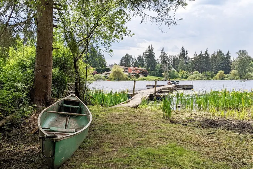 Lakefront Cabin with Water View & Hot Tub - Image 1