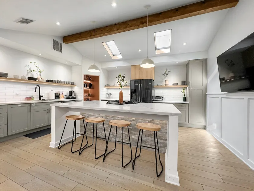 open | airy | custom | design | 2 kings | sleeps11 - Image 1