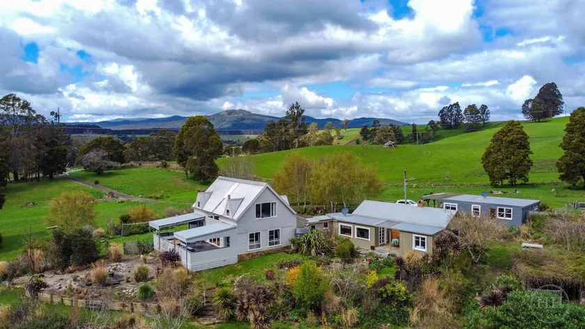 The Gardener's Cottage on Warrentinna - Image 1