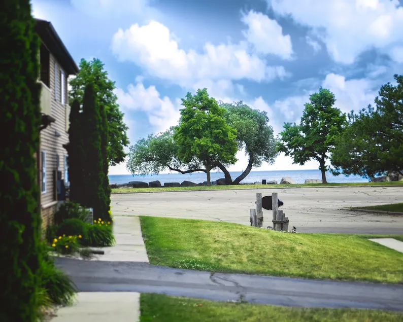 Beach Lake Michigan King Bed Pet Friendly - Image 1