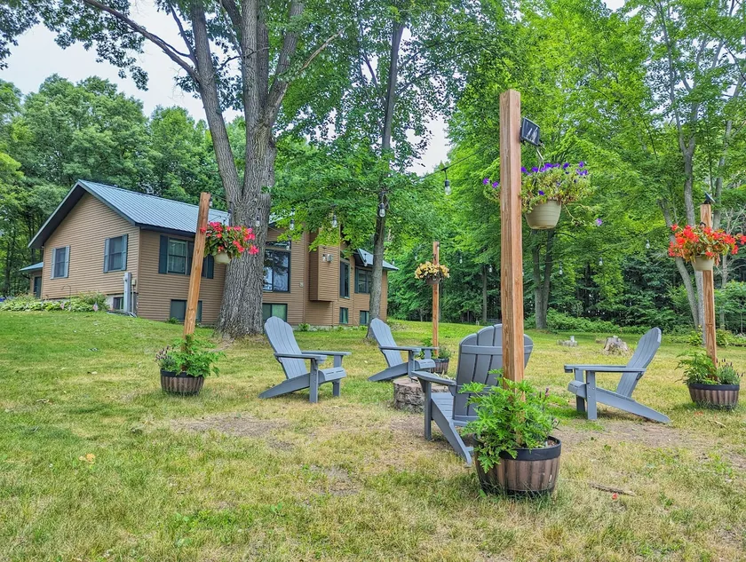 Relaxing nature getaway with all the amenities - Image 1