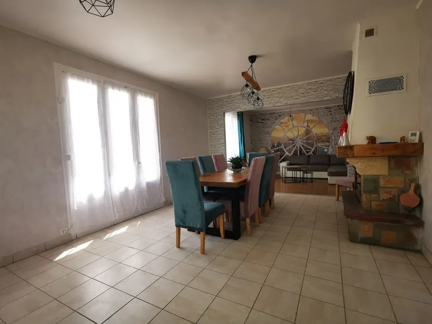Spacious house - Image 1