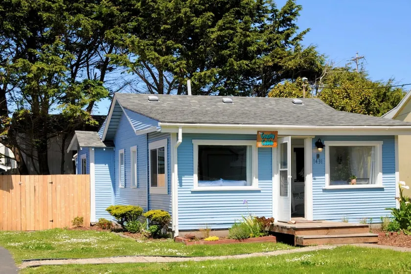 DAS COASTY CABIN - Privathaus - 2 Blocks zum Strand - Eingezäunter Garten - HAUSTIERE ERLAUBT! - Image 1
