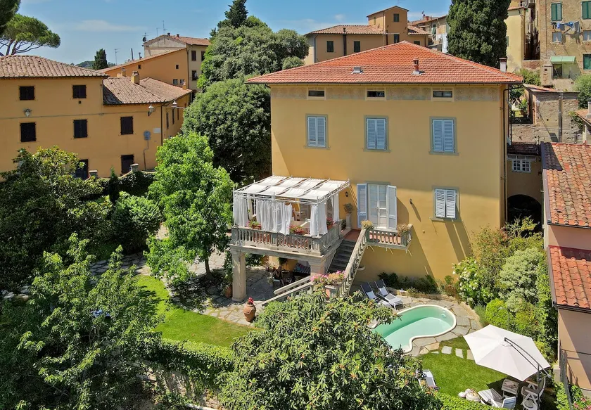VILLA CON PISCINA NELLE COLLINE TOSCANE - Image 1