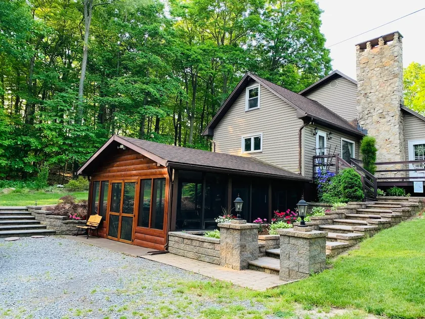 Raystown Mountain Escape - Views & Relaxing Spaces - Image 1