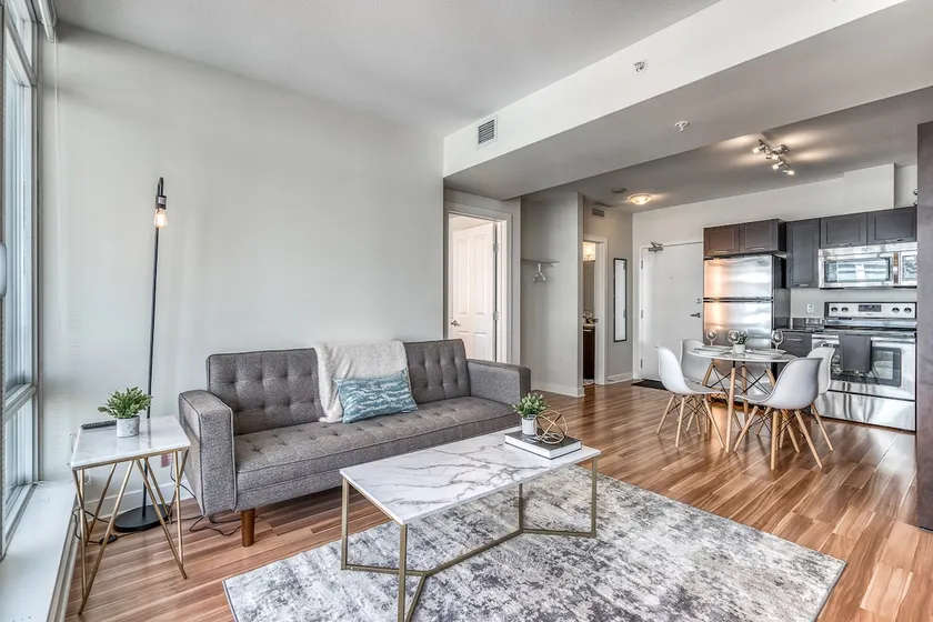 Mountain Views! Bright & Spacious 2BD 2BA Condo - Image 1