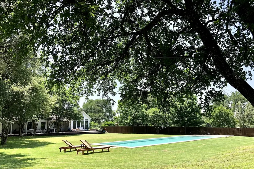 Lap Pool, 1+ Acre, 4 Bedroom Oasis in S. Austin - Image 1