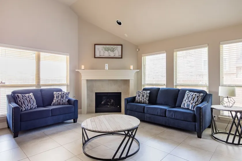 Beautiful 5BD/3BA Near BLD/Waterpark/AT&T Stadium - Image 1