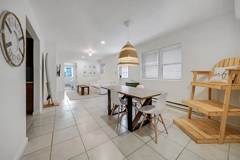Rockaway Surf Shack, 3 bedroom w/private entrance - Image 1