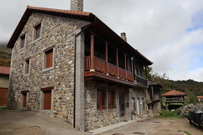 Pambuches Rural House (Picos de Europa) - Image 1