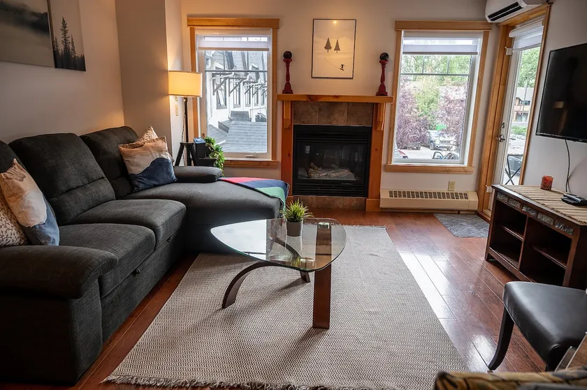1 Bed Condo in Parkland Plaza with Pool/hot tub - Image 1