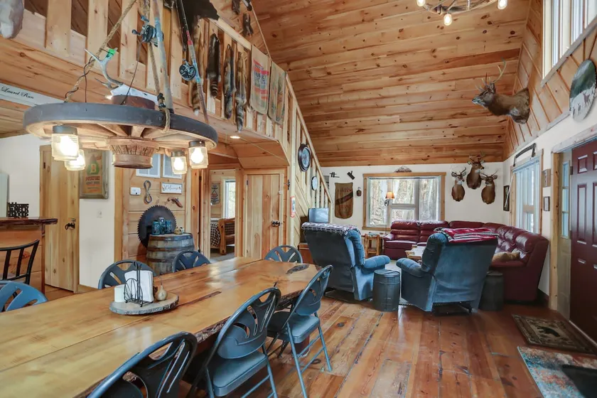 Creekside Cabin - Pet Friendly - Image 1