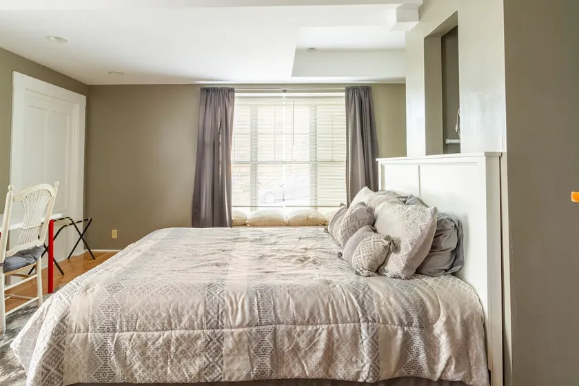 Skip hotels, stay at a home apartment - Image 1