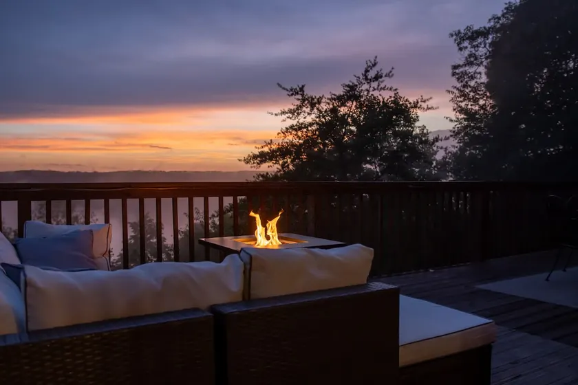 Dazzling Sunset Mountain View! Ping-Pong! Hot Tub! - Image 1