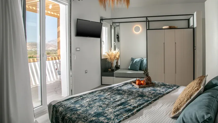Honeymoon Villa Sunday Luxury Suite Ag. Anna Beach - Image 1