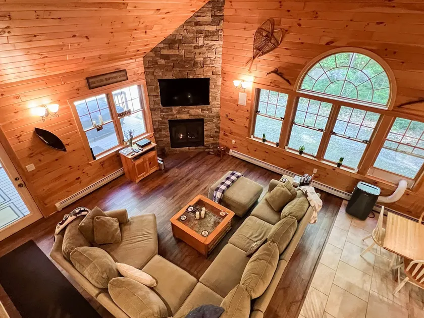 Gorgeous Bridgton Cabin Only Steps to Long Lake and Direct access to ITS89! - Image 1