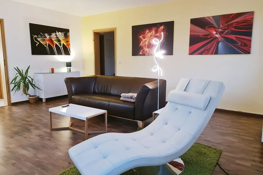 Bright apartment above the Havel Gardens KARINO - Image 1