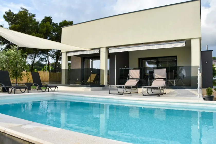 Villa Sportiva Zadar with Private Heated Pool - Image 1