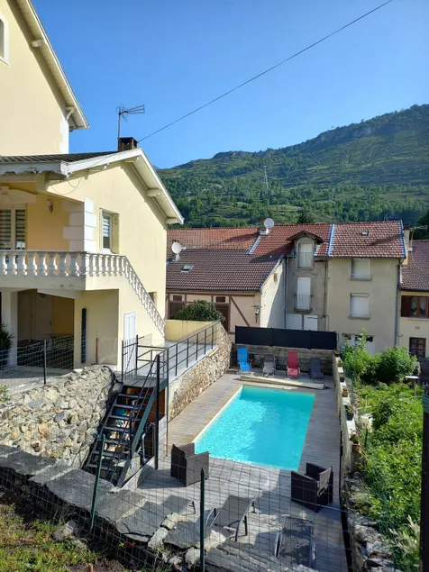 Pyrenees Villa with Pool - Image 1