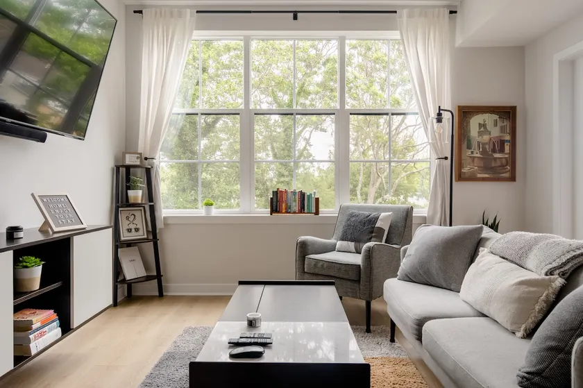New Downtown Annapolis Condo With Free Parking - Image 1