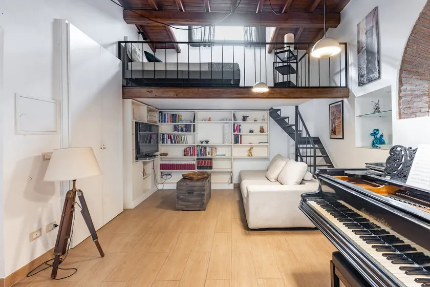 Stylish roman Loft with Piano at Colosseum. Unbelievable central location - Image 1