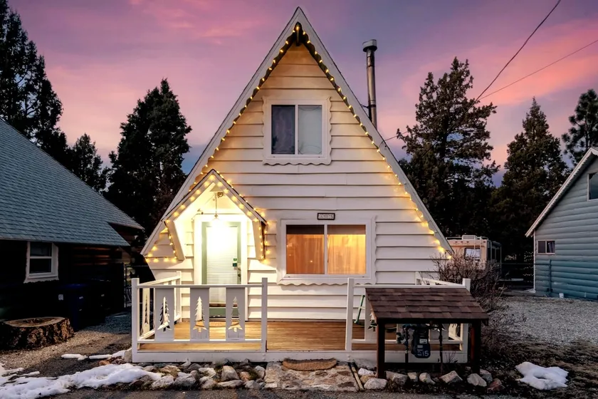 The One & Only: Cozy Rozy /\Frame Cabin! - Image 1