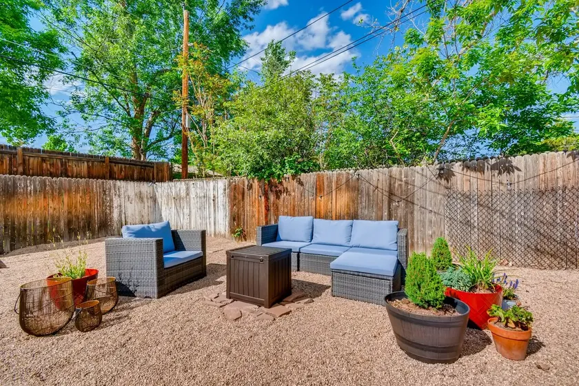 5 Bedroom House with Crib - Walk to Downtown Littleton! - Image 1