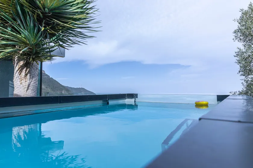 Views of the Valley; swimming pool, WiFi, BBQ... - Image 1