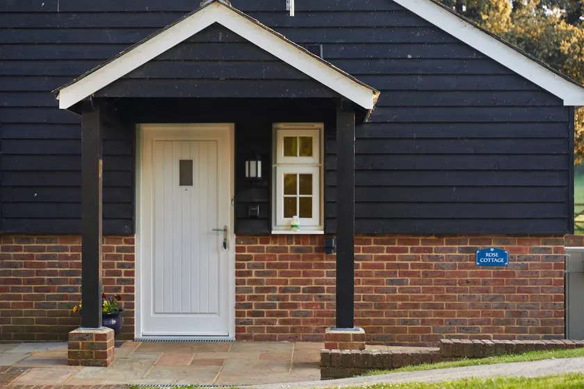 Rose Cottage Lordington Chichester West Sussex - Image 1