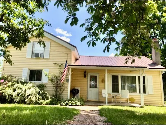 Charming Keuka Wine Trail Home with two King beds - Image 1