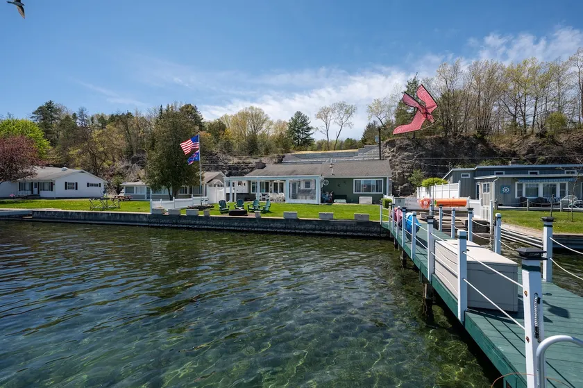 Private Waterfront Home Wine Trail Hot Tub Dock - Image 1