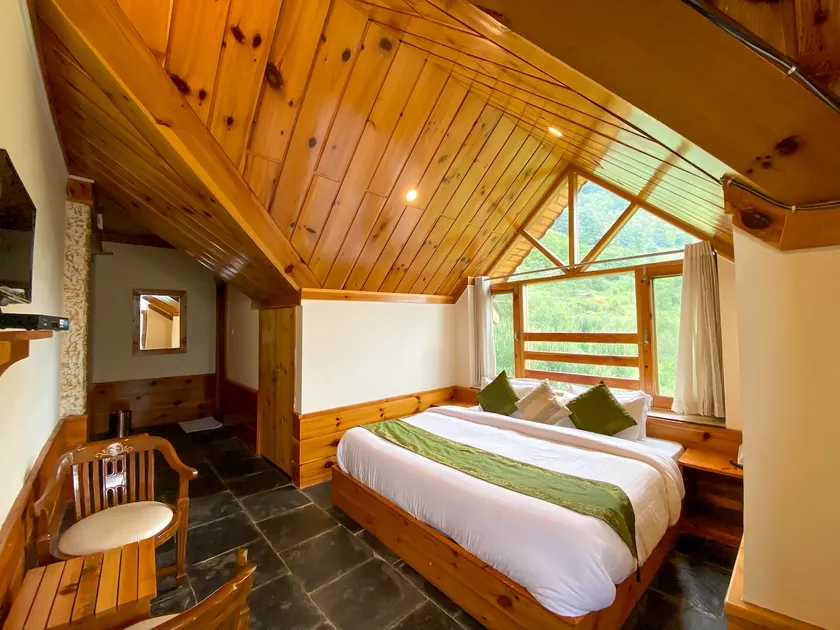 Charming Villa in Manali with Mountain Valley View - Image 1