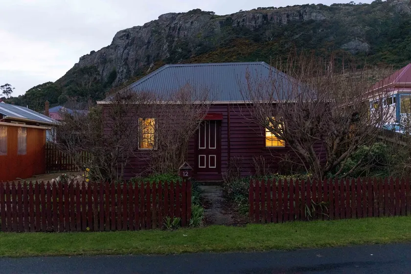 Port Cottage - Bespoke, Charming & Outdoor Bath! - Image 1