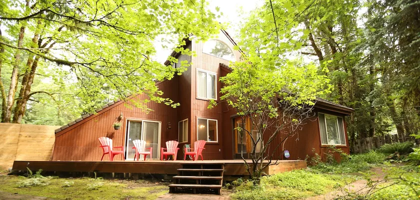 Unique Family/Dog Friendly Gem on Mt. Hood! - Image 1
