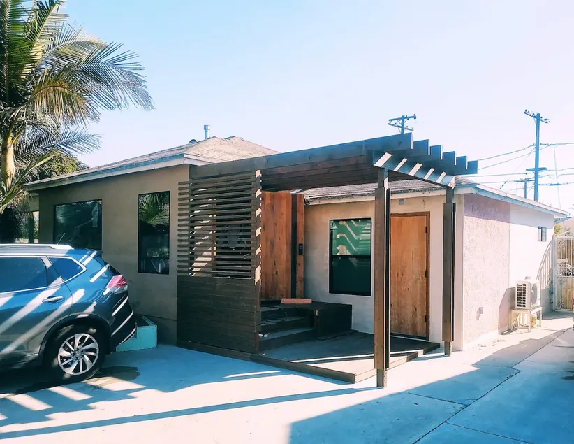 Fresh studio guest suite in a quiet neighborhood. - Image 1
