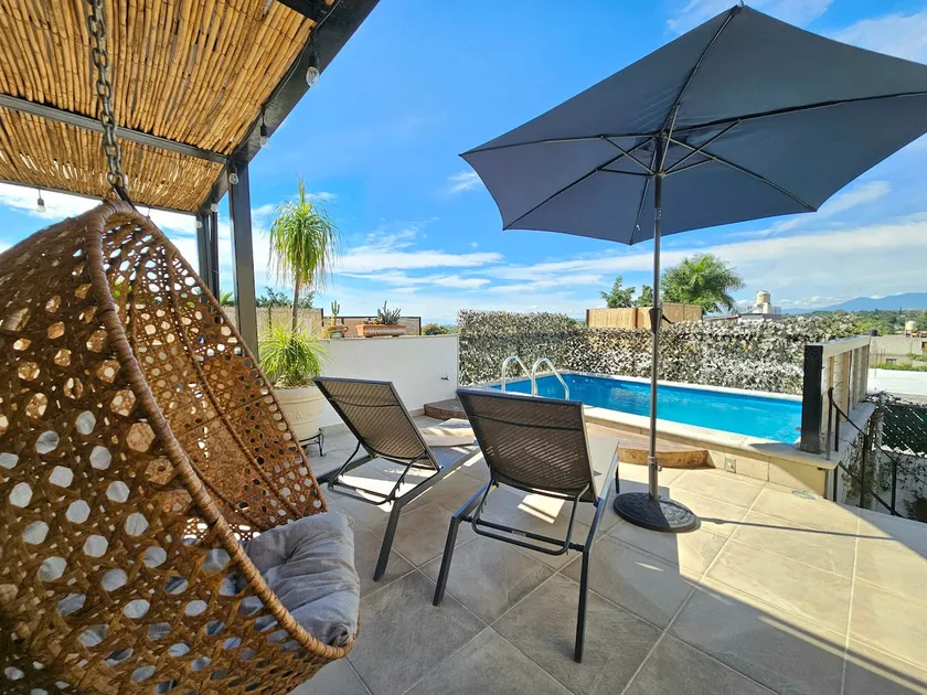 Airpool romantic retreat private pool - Image 1