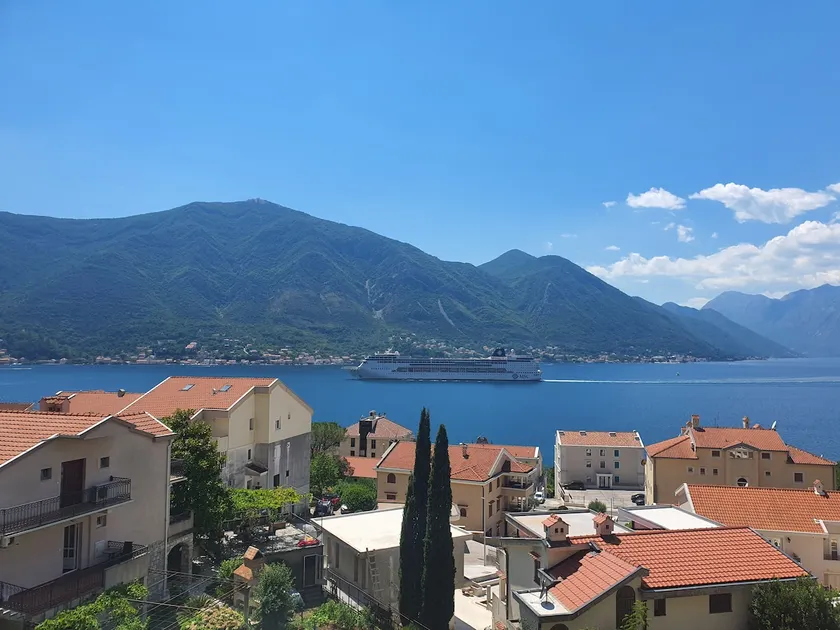 Premium studio apartment with stunning sea view - Image 1