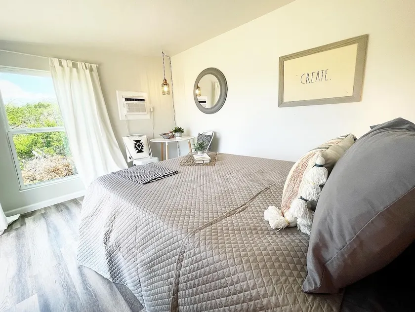 Tranquility Glamping Cabin:Yoga/Hike/Swim @13Acres - Image 1