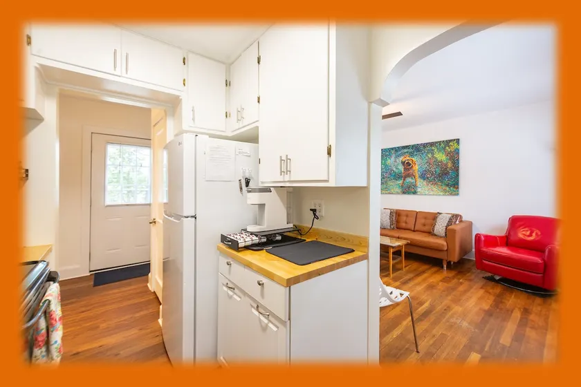 Clean, Quiet Medical & Work Stay · Fenced Yard, Pets Welcome - Image 1